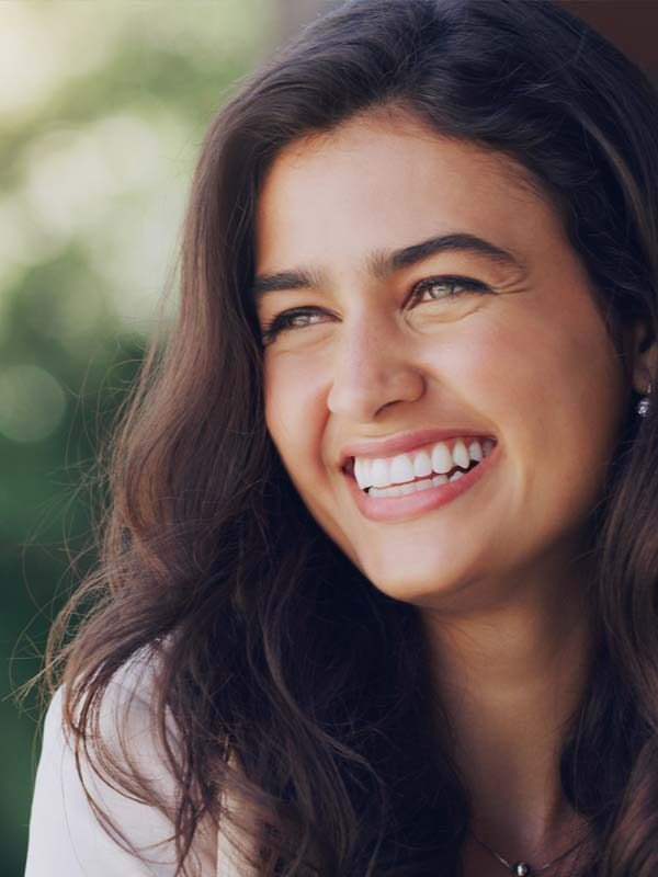 Panic-Disorder-Mental-Health-Support-2 Smilling woman without strong social